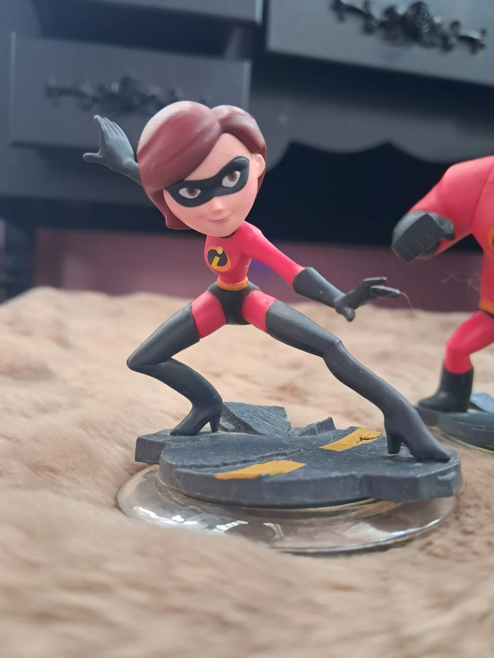 Mr. Incredible & Elastigirl Disney Infinity Playable Character Set